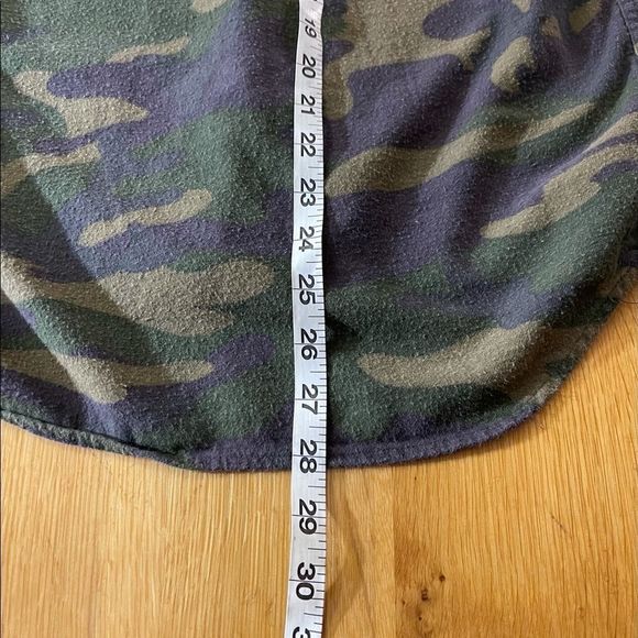 Gap standard fit camouflage button down shirt - Picture 3 of 6